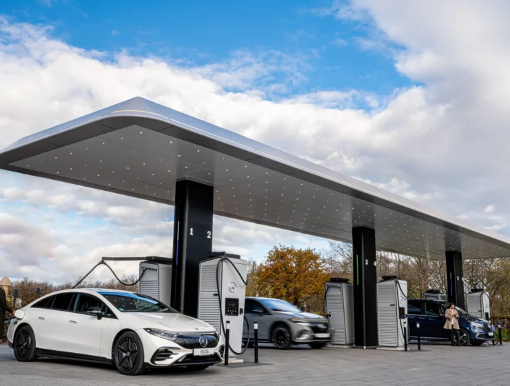 Mercedes-Benz eröffnet Schnellladestation in Mannheim mit 300kw